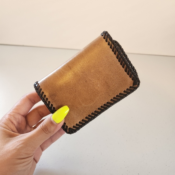 Vintage Tooled Brown Leather Wallet Mens Handmade 1970s Western Boho Cowboy 70s - Picture 2 of 4